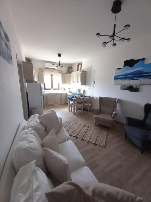 Annissa Appartment Karpathos Exteriör bild